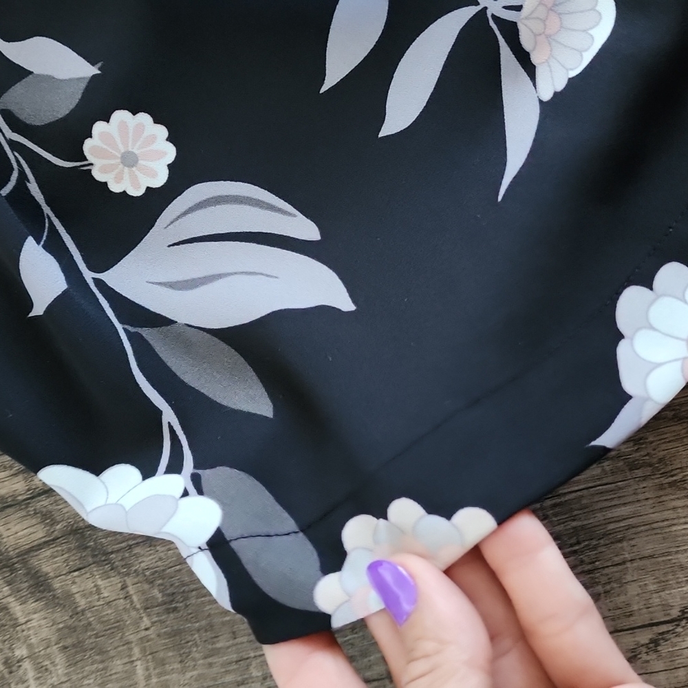 The Loft Black Floral Skirt extra small - Picture 11 of 15